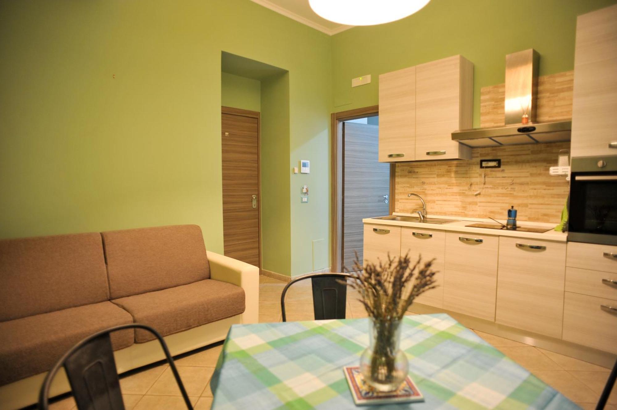 In Center Apartaments Salerno Exterior foto